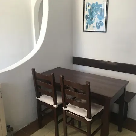 Lula Hotel apartamentowy Nea Styra